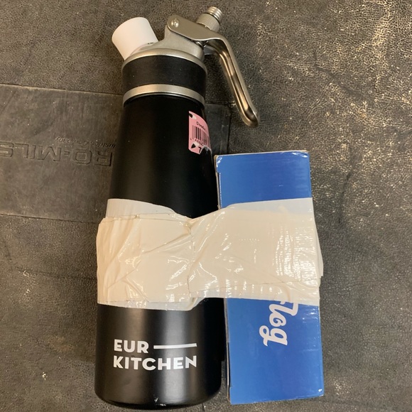 Eur Kitchen Professional Whipped Cream Dispenser. - Picture 3 of 5